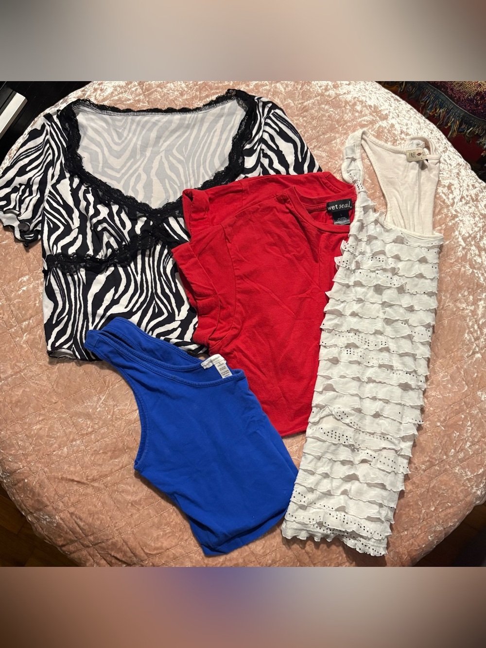 Woman’s tops size large bundle cute comfy classic color and prints soft